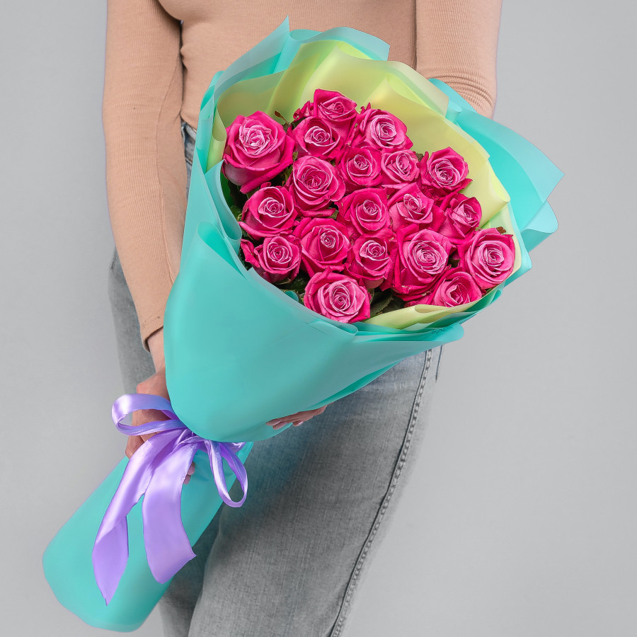 19 Ярко-Розовых Роз (70 см.)