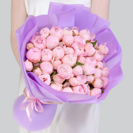 35 Розовых Пионов