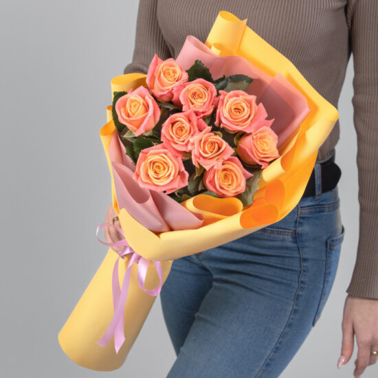 9 Коралловых Роз (70 см.)